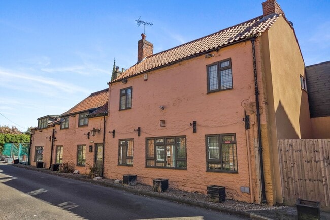 More details for 3 Far Ln, Coleby - Retail for Sale