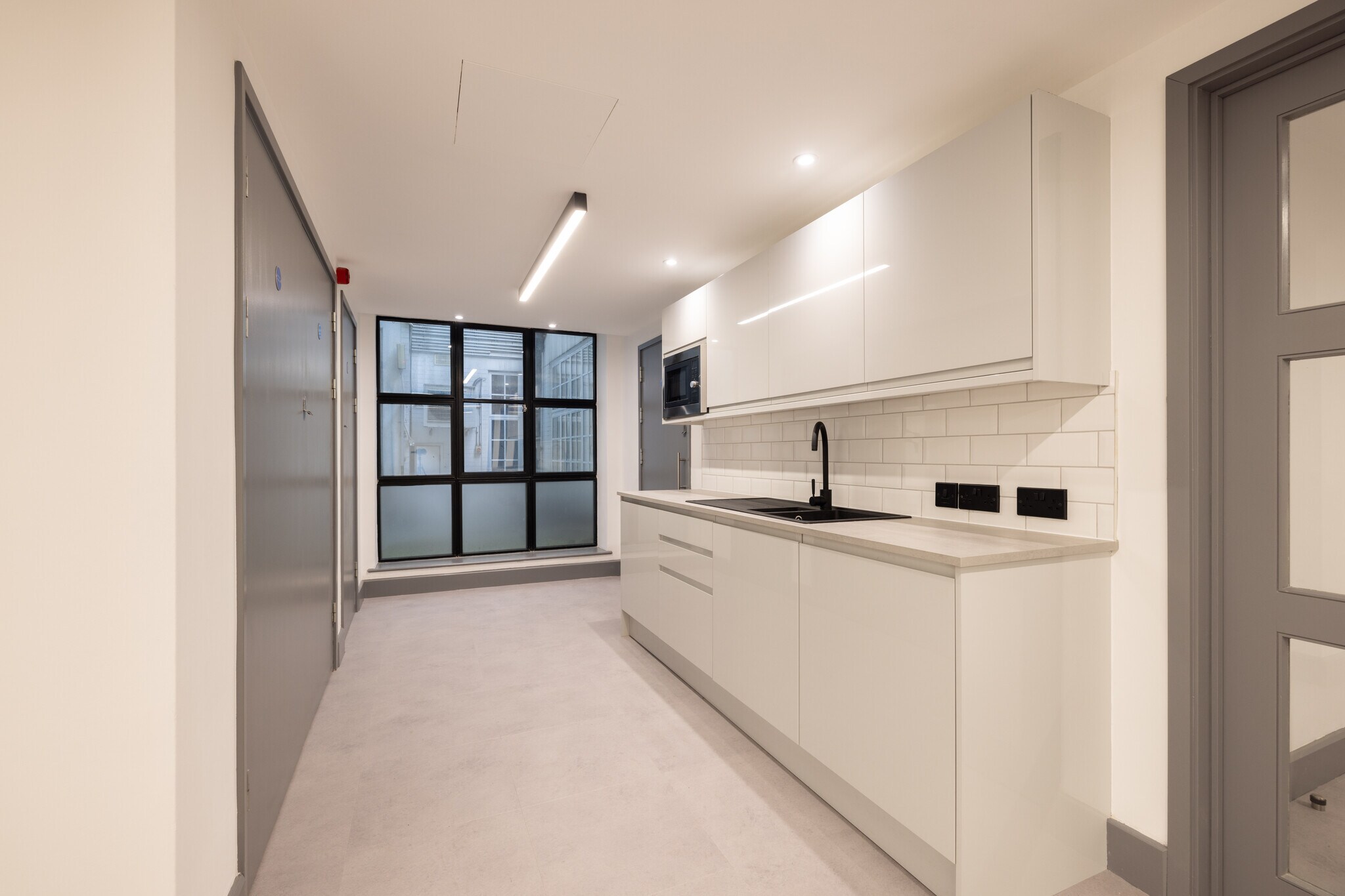 25 West Tenter St, London to rent Building Photo- Image 1 of 5