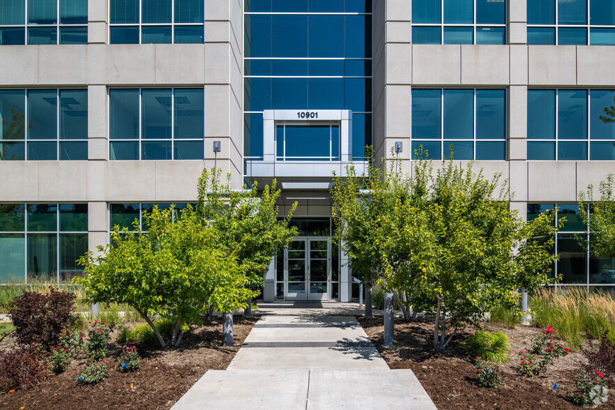 10901 W 120th Ave, Broomfield, CO for rent - Building Photo - Image 3 of 4