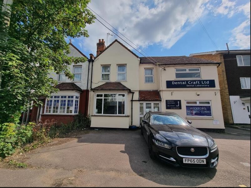 33 London Rd, Wickford for sale Building Photo- Image 1 of 1