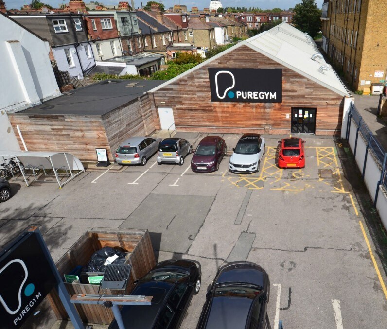 172-176 Upper Richmond Rd W, London for sale Primary Photo- Image 1 of 1