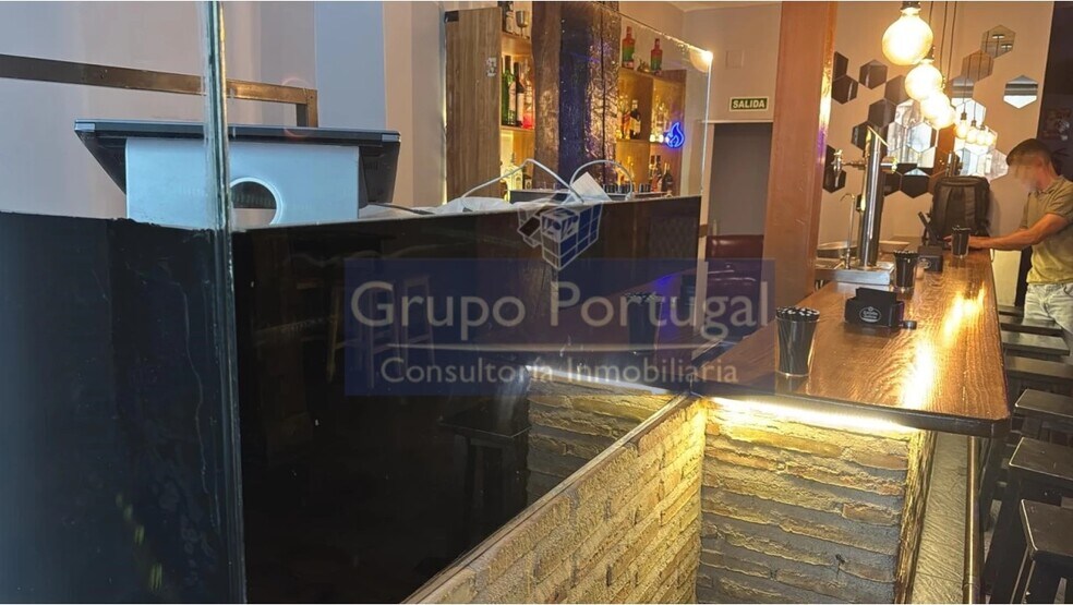 Retail in Madrid, Madrid to rent - Interior Photo - Image 2 of 6