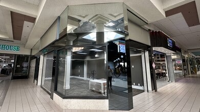 341-351 Three Rivers Dr, Kelso, WA to rent Interior Photo- Image 1 of 6