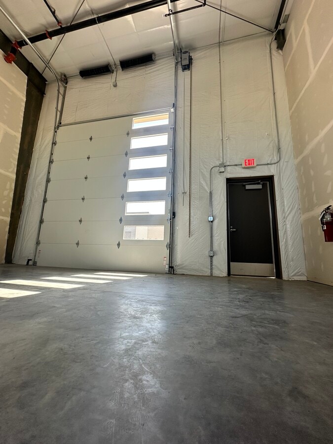 13833 E Briarwood Ave, Centennial, CO 80112 - Unit B6 -  - Interior Photo - Image 1 of 14