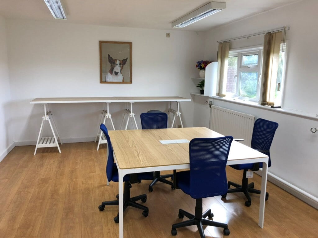 Offices at Crest House, Middle Wallop to rent Interior Photo- Image 1 of 3
