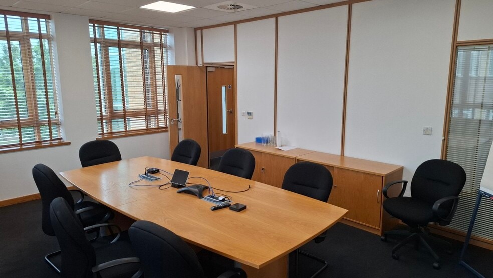 Mulberry Dr, Cardiff to rent - Building Photo - Image 3 of 8