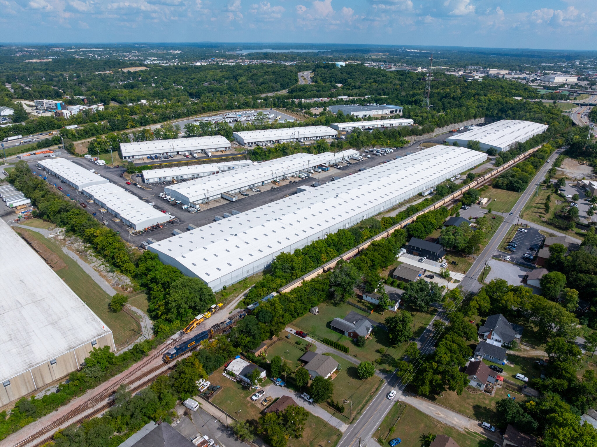 101-114 Space Park N, Goodlettsville, TN to rent Building Photo- Image 1 of 12