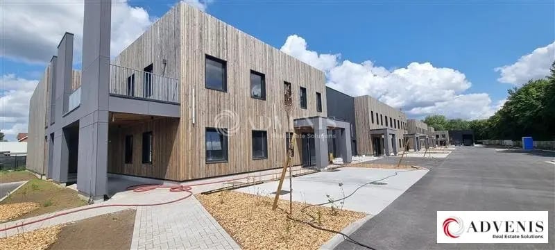 Location Entrepôt 554 m² - Photo 1