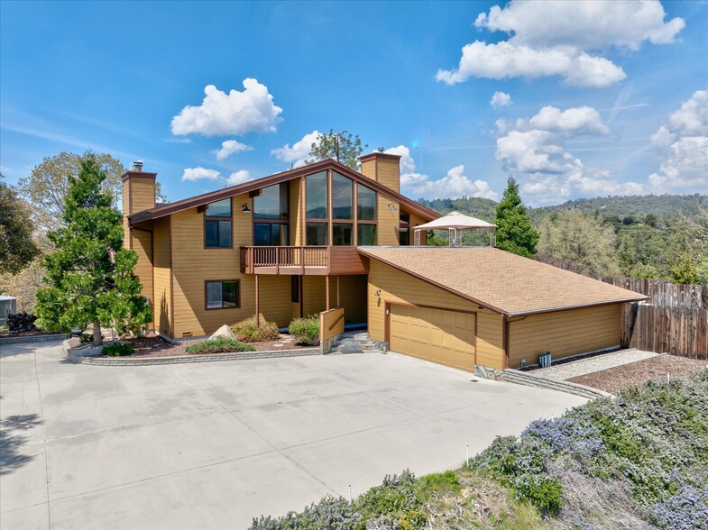 42569 Old Yosemite Rd, Oakhurst, CA for sale - Building Photo - Image 3 of 64