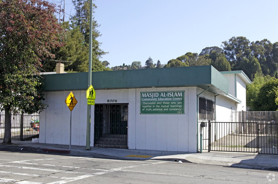 8006 Macarthur Blvd, Oakland, CA for rent - Primary Photo - Image 1 of 2