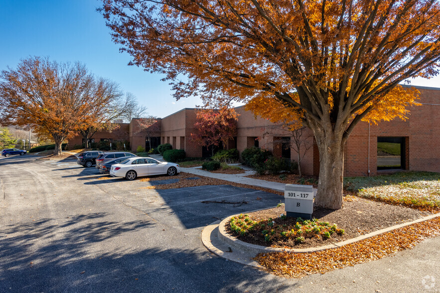 101-117 Lakefront Dr, Hunt Valley, MD for sale - Primary Photo - Image 1 of 1