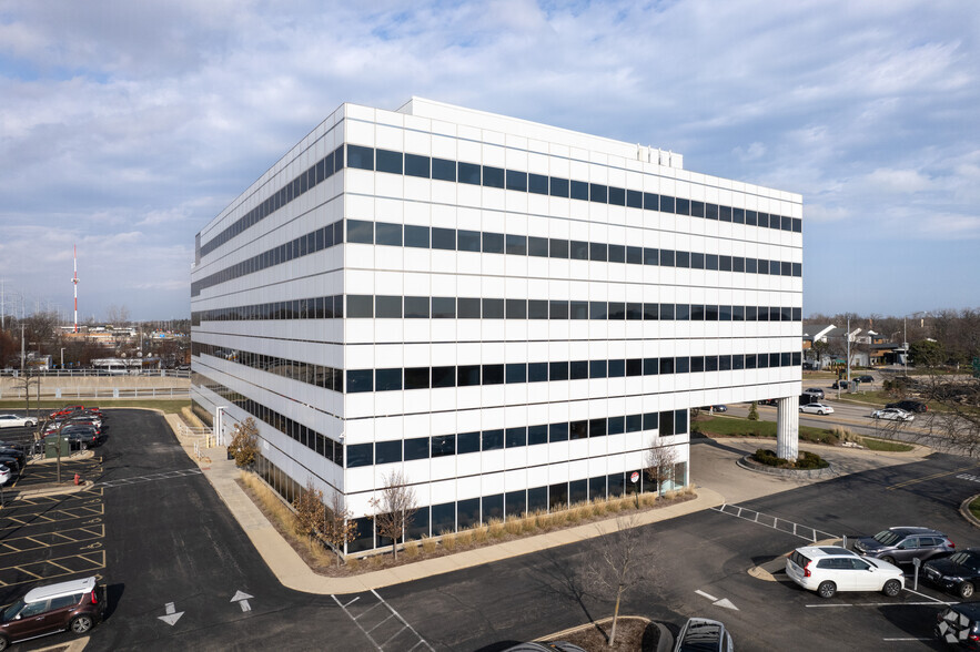 40 Skokie Blvd, Northbrook, IL for sale - Building Photo - Image 1 of 1