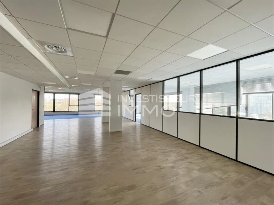 Office in Jossigny for sale Building Photo- Image 1 of 12