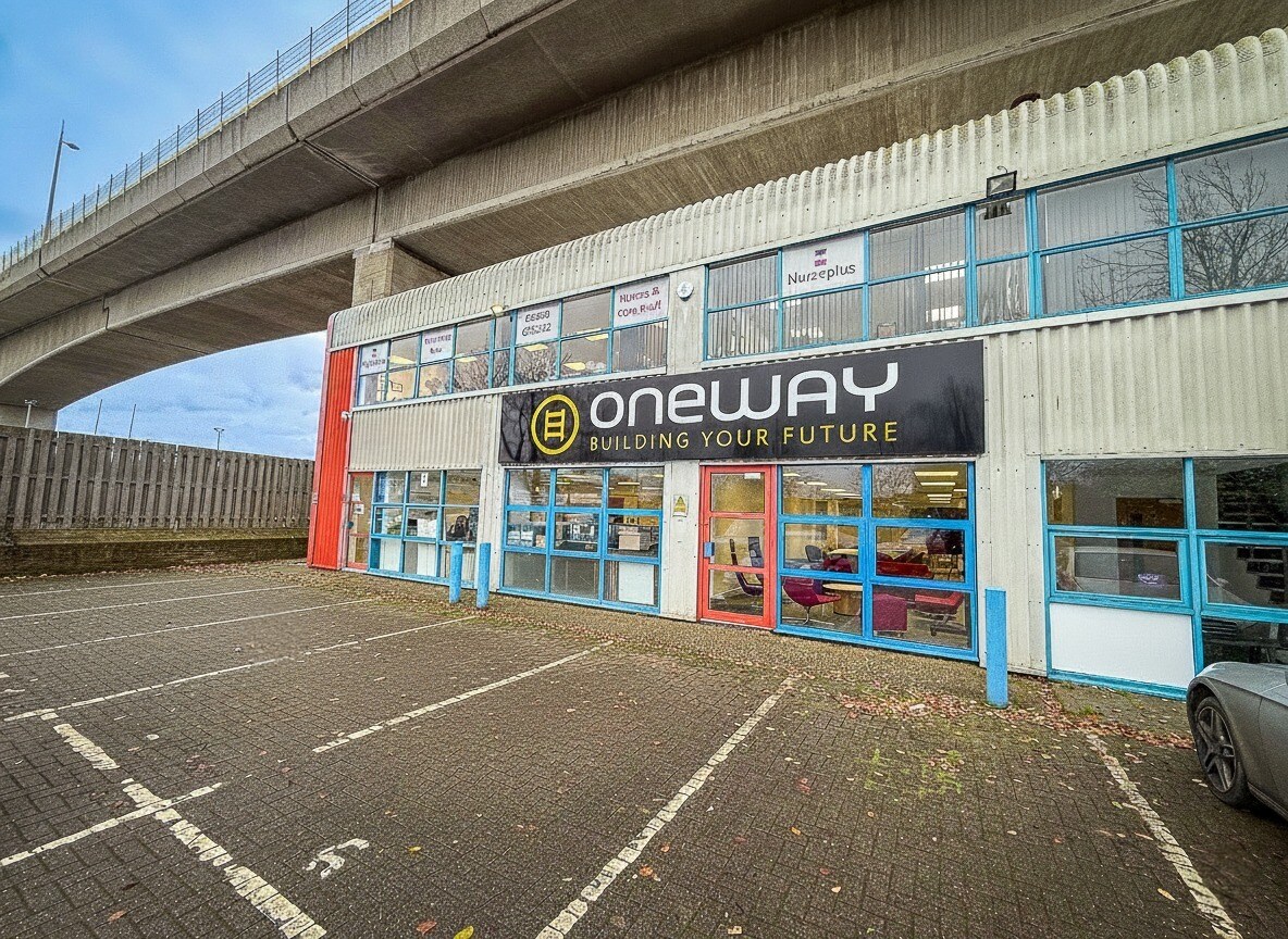 Crosshouse Rd, Southampton to rent Building Photo- Image 1 of 7