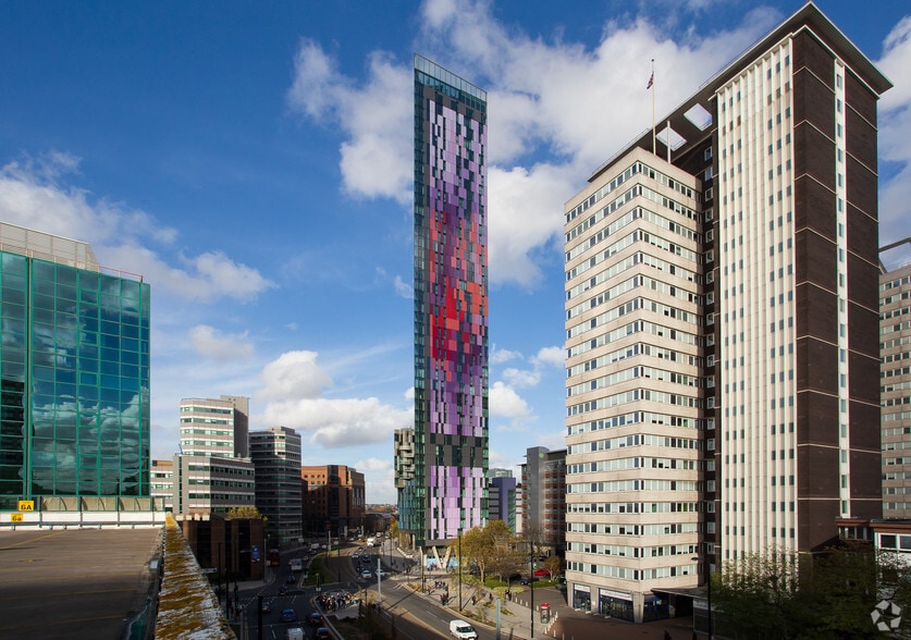 Saffron Sq, Croydon for sale - Building Photo - Image 1 of 1