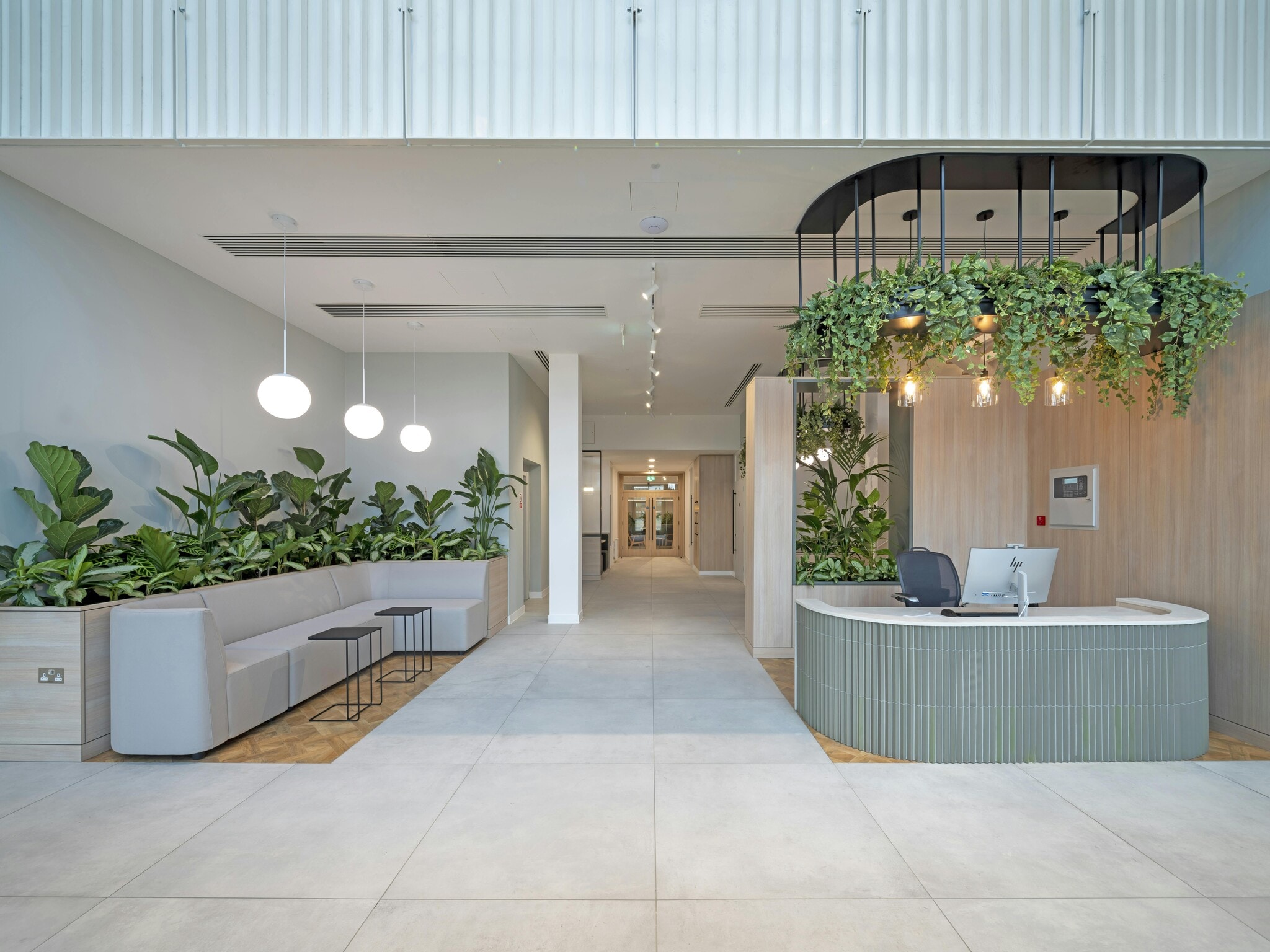 3 Roundwood Ave, Uxbridge to rent Building Photo- Image 1 of 6