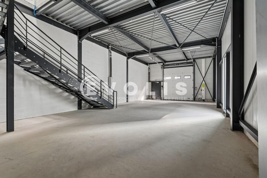 Light Industrial in Bagnolet to rent - Interior Photo - Image 3 of 11