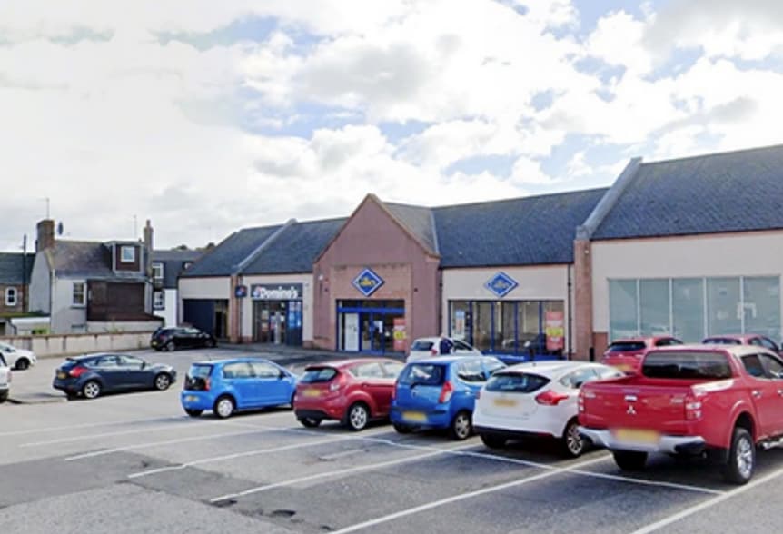 New Wynd, Montrose for sale - Building Photo - Image 2 of 3