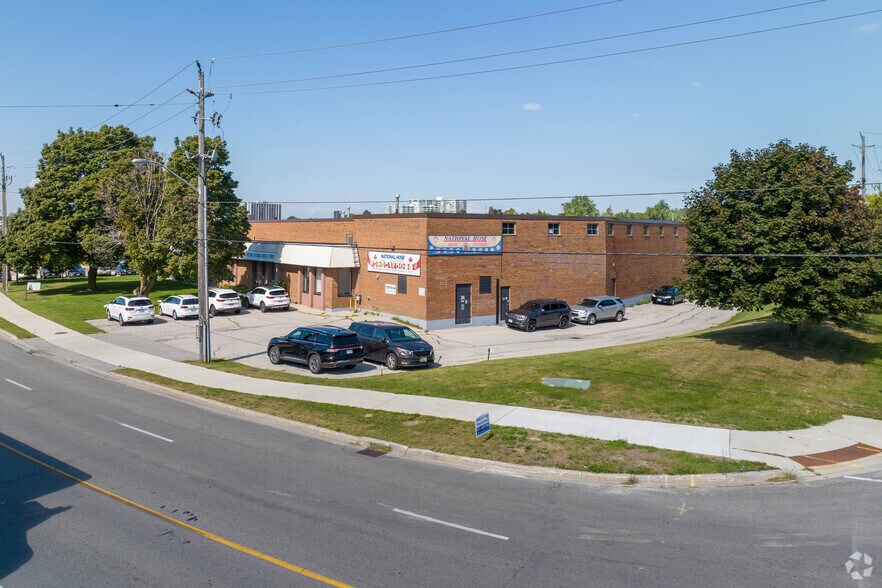 170-172 Milner Ave, Toronto, ON for rent - Primary Photo - Image 1 of 6