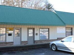 13435 E Wade Hampton Blvd, Greer, SC for rent Building Photo- Image 1 of 9