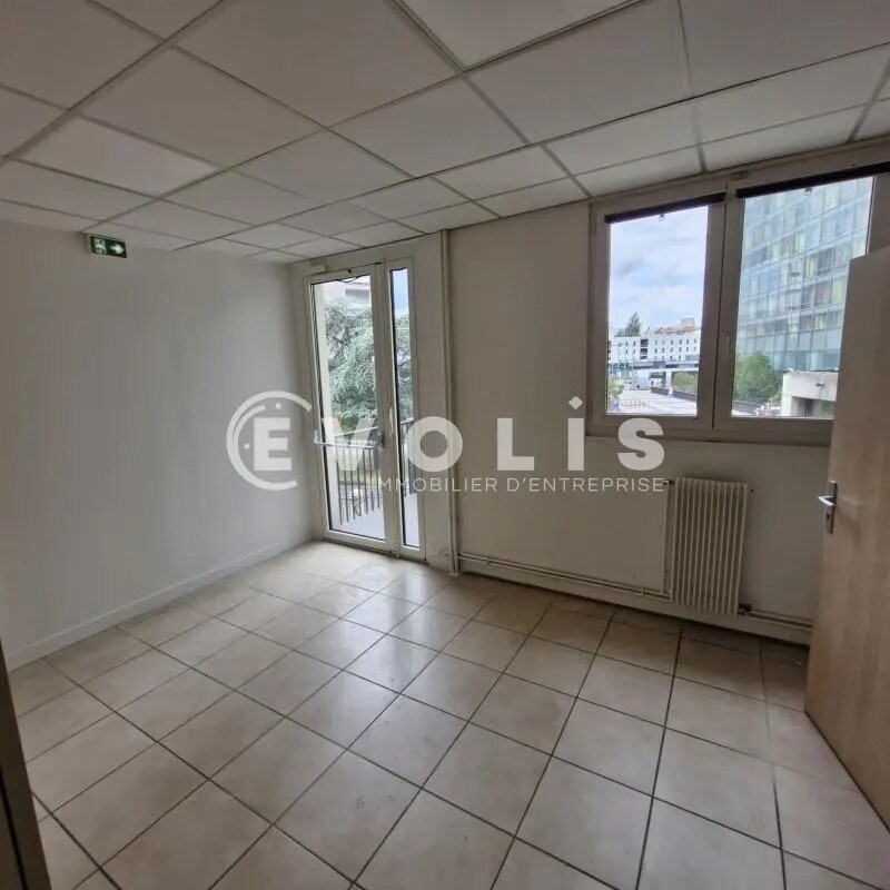 11 Rue De Stalingrad, Montreuil to rent Interior Photo- Image 1 of 14