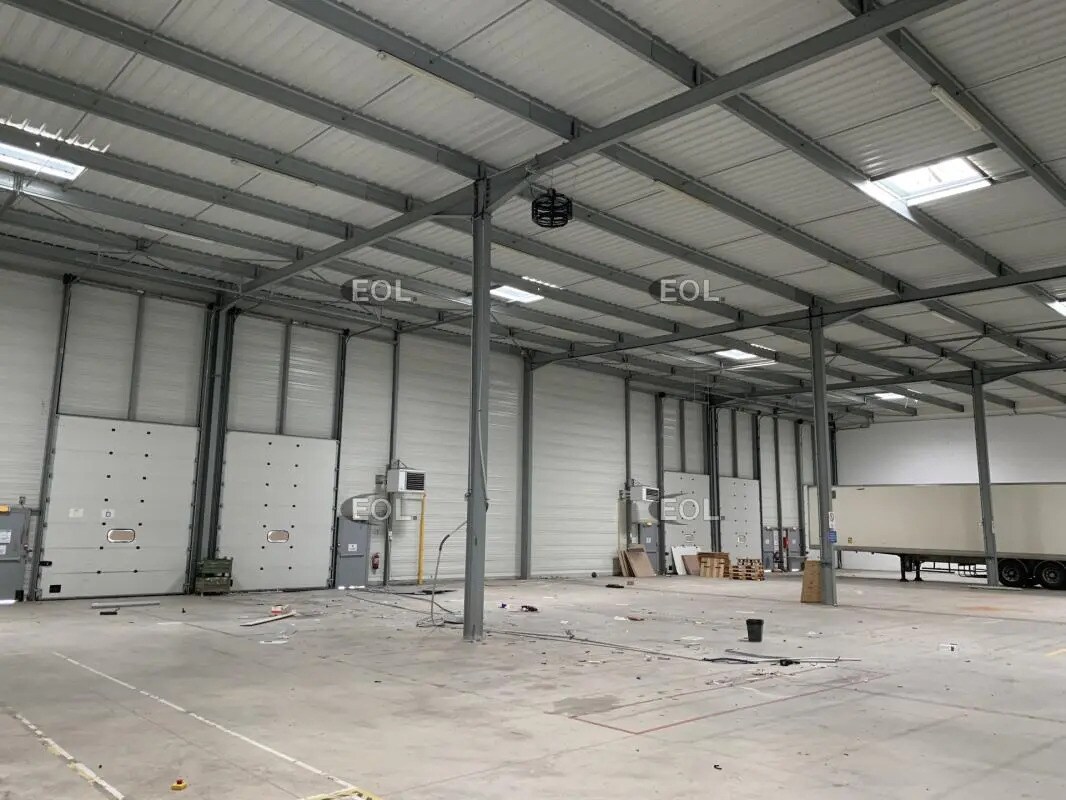 Industrial in Moissy-Cramayel to rent Building Photo- Image 1 of 10