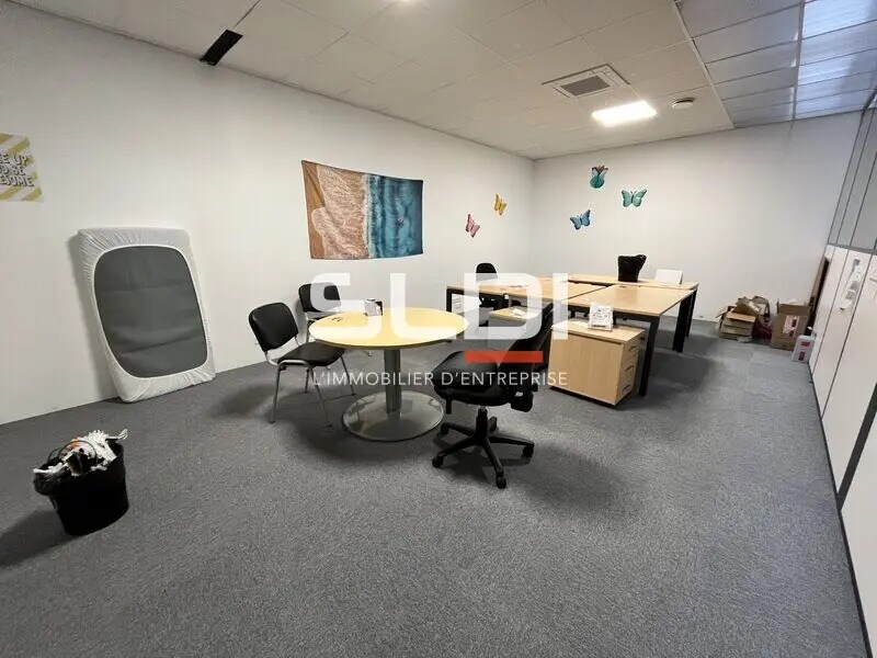 Office in Caluire-et-Cuire to rent Interior Photo- Image 1 of 7