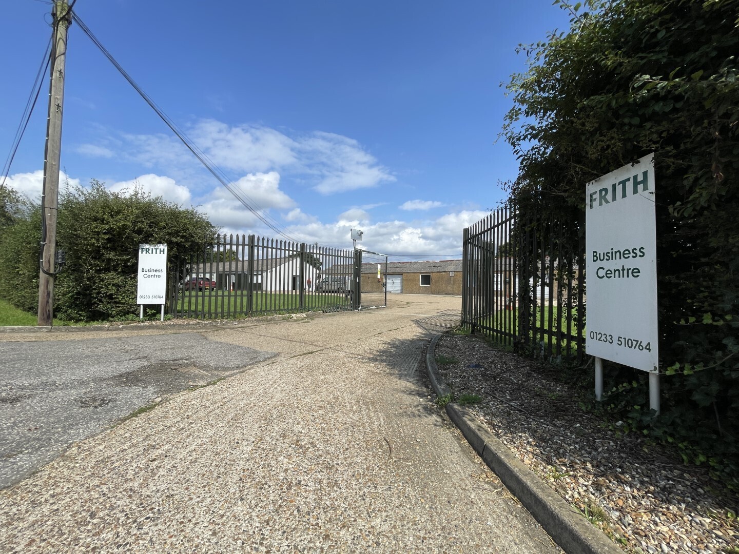 Frith Rd, Aldington to rent Building Photo- Image 1 of 12