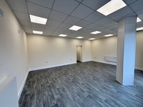 159 Hersham Rd, Walton On Thames to rent Interior Photo- Image 1 of 1