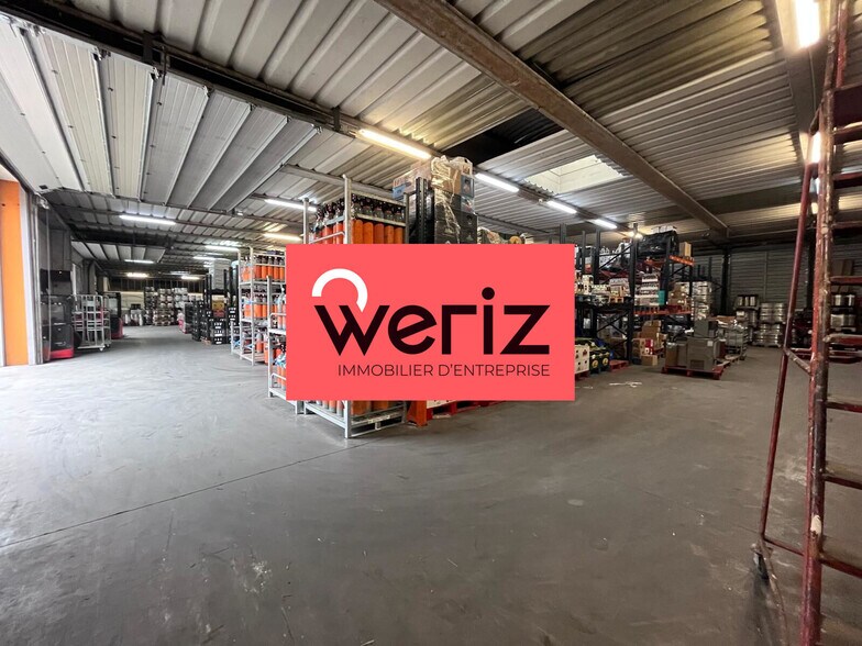 Light Industrial in Marseille for sale - Building Photo - Image 1 of 8