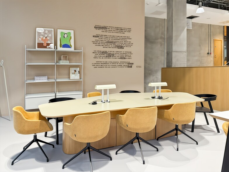 6 Liddell Pl, London to rent - Interior Photo - Image 3 of 9