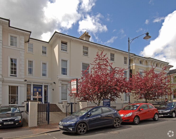15-17 Mount Ephraim Rd, Tunbridge Wells to rent - Building Photo - Image 2 of 5