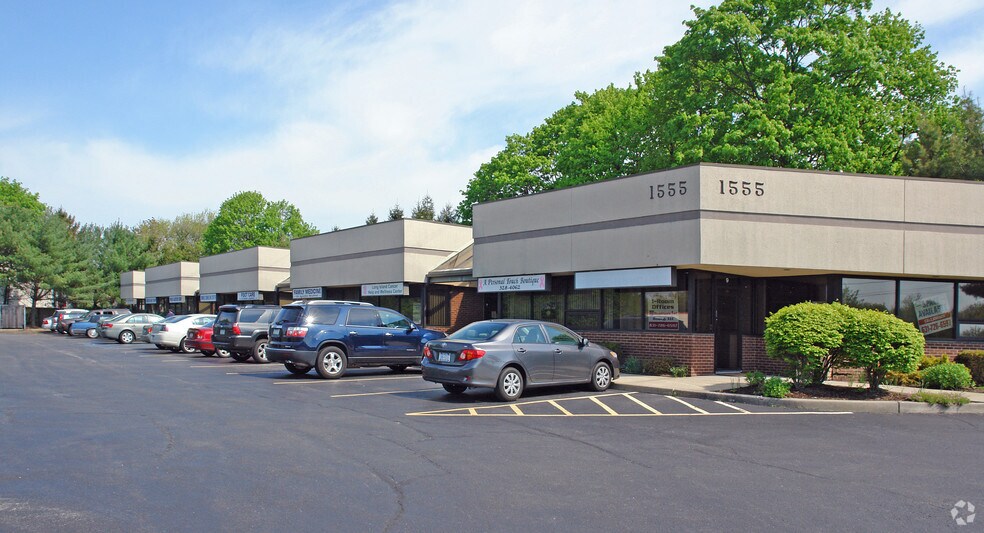 1555 Sunrise Hwy, Bay Shore, NY for sale - Building Photo - Image 1 of 1