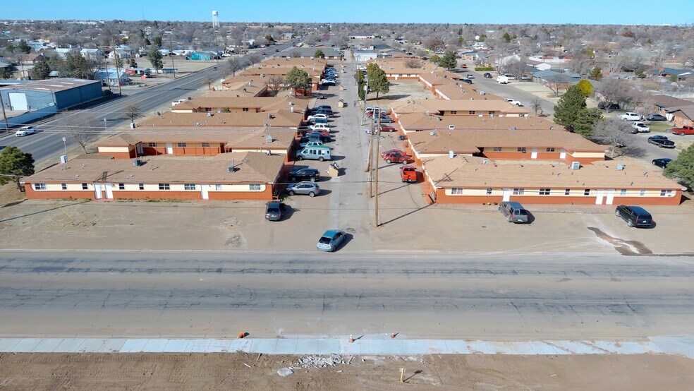 1301 S Maddox Ave, Dumas, TX for sale - Building Photo - Image 1 of 89