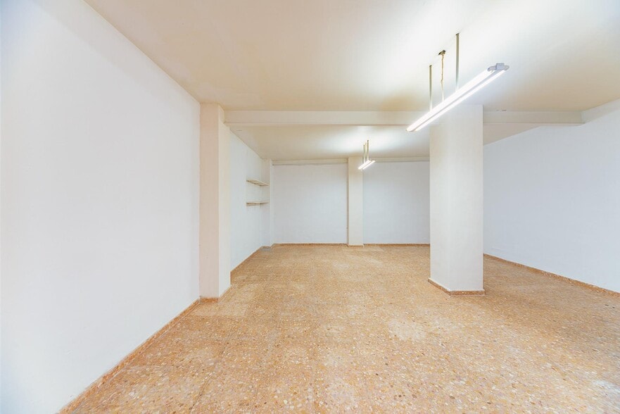 Carrer Monserrate Guilabert Valero, 77, Elche, Alicante for sale - Interior Photo - Image 2 of 15