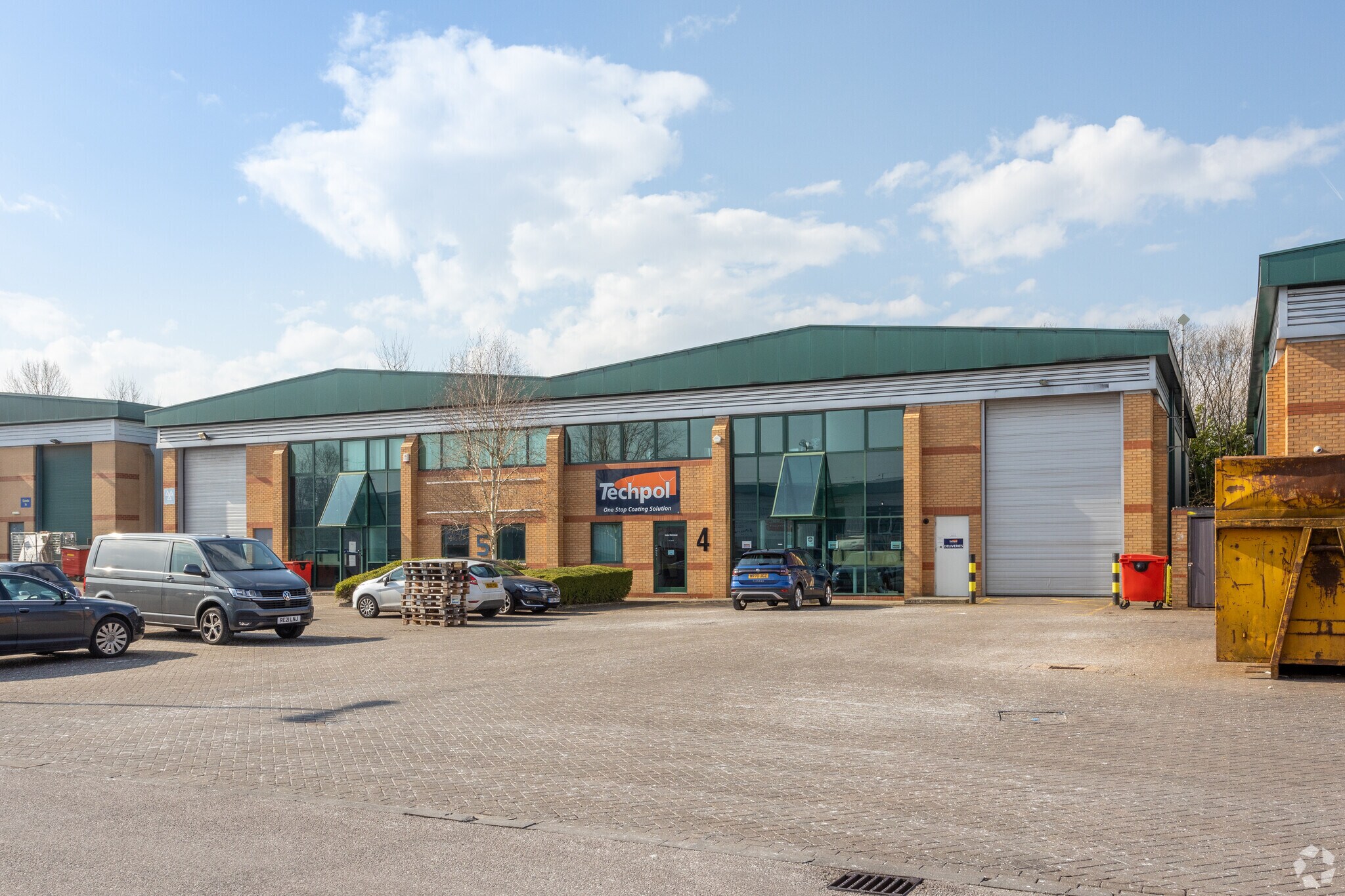 Caen Vw, Swindon to rent Primary Photo- Image 1 of 4