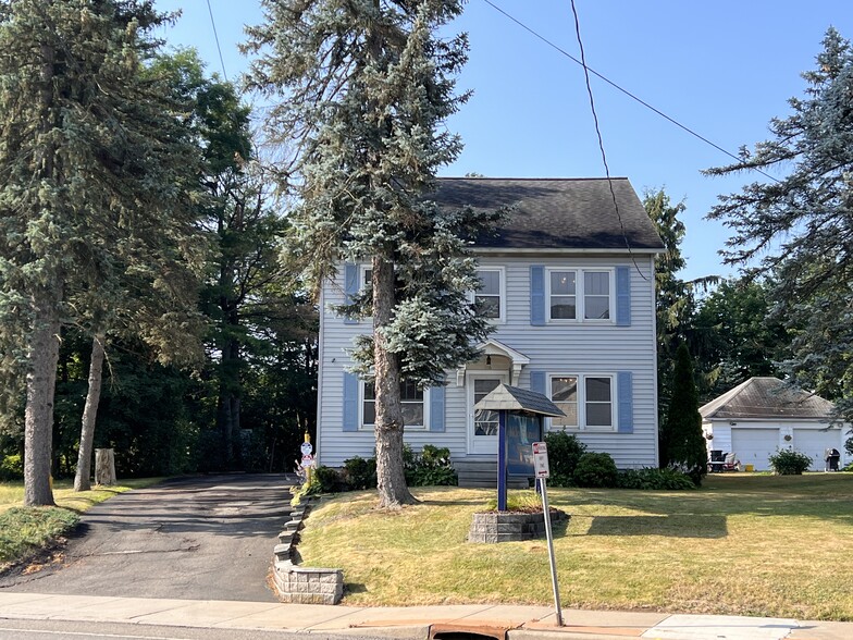 116 Harry L Dr, Johnson City, NY for sale - Primary Photo - Image 1 of 1