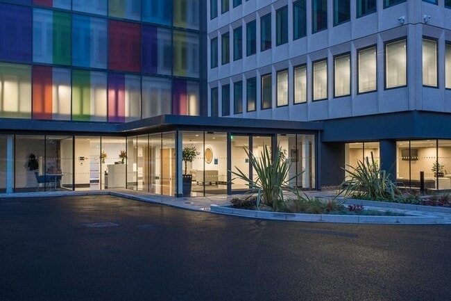 More details for 282 Farnborough Rd, Farnborough - Co-working to Rent