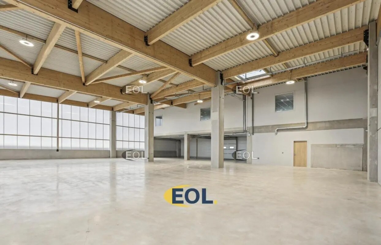 Light Industrial in Tremblay-en-France to rent Building Photo- Image 1 of 2