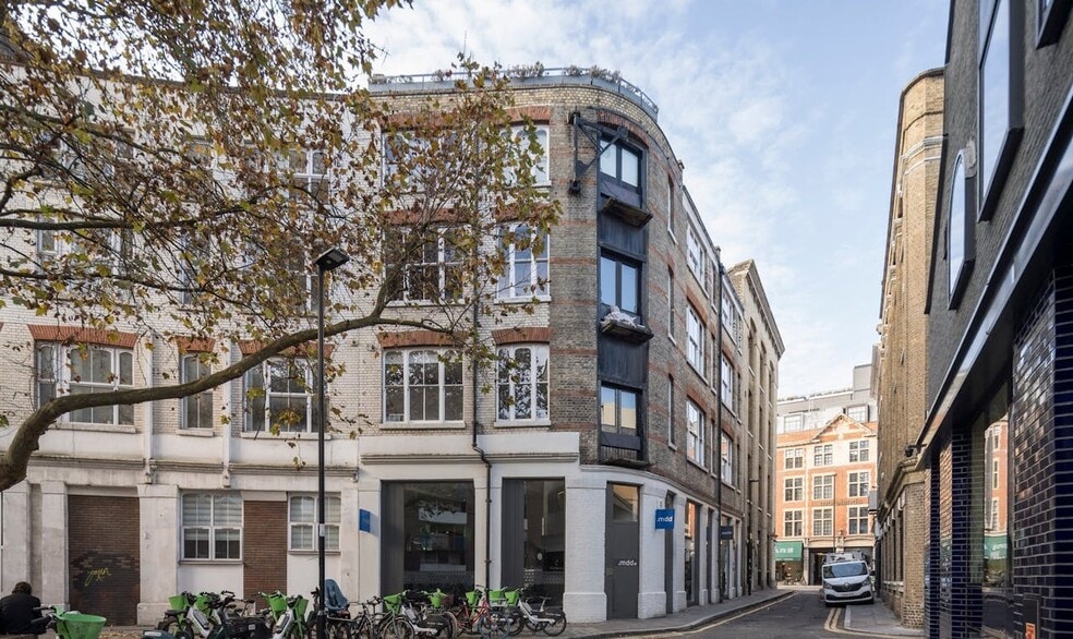 5 Crescent Row, London to rent - Primary Photo - Image 1 of 1