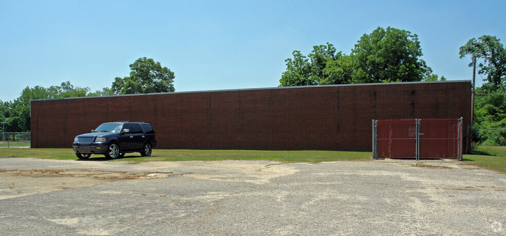 307 S Center St, Goldsboro, NC for rent - Building Photo - Image 2 of 2