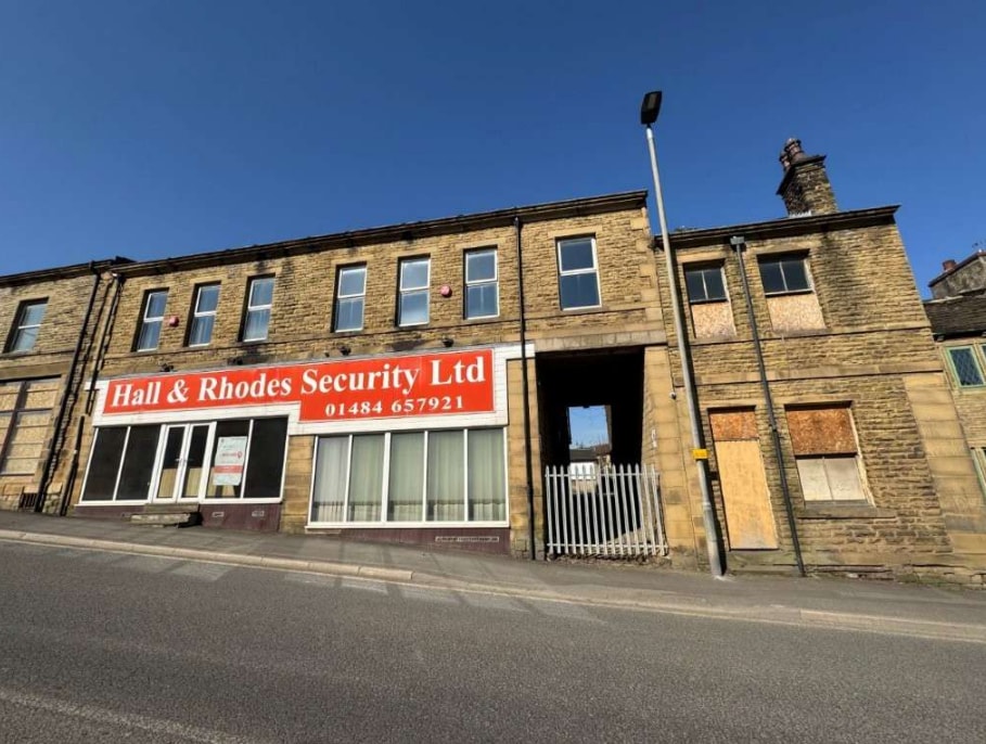 128-140 Blackmoorfoot Rd, Huddersfield for sale Primary Photo- Image 1 of 11