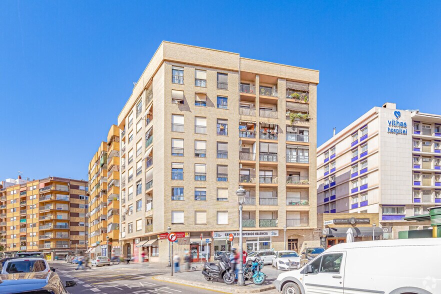 Carrer del Marqués de Campo, 11-13, València, Valencia to rent - Building Photo - Image 2 of 2