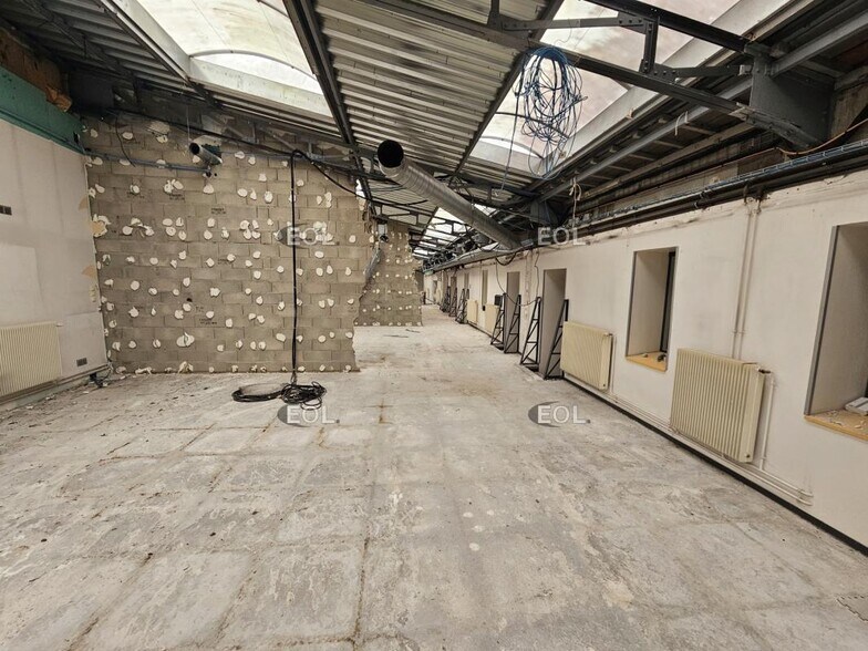 Industrial in Cachan to rent - Interior Photo - Image 3 of 9