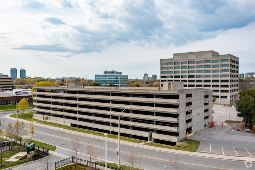 225 Duncan Mill Rd, Toronto, ON for rent - Building Photo - Image 3 of 4