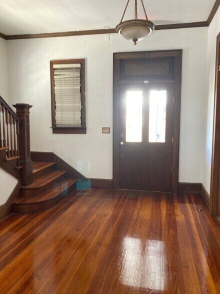 438 E Monroe St, Jacksonville, FL for rent - Interior Photo - Image 3 of 9