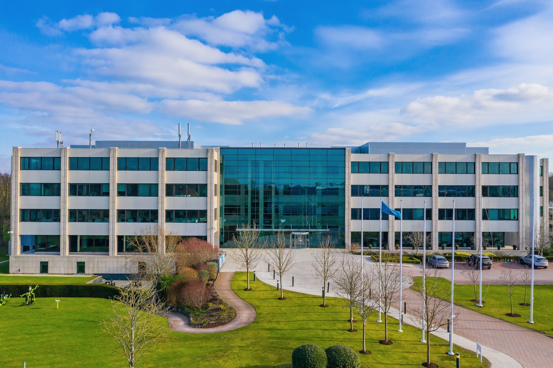 Oldbury, Bracknell for sale Primary Photo- Image 1 of 1
