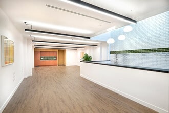 2 Bentinck Mews, London to rent Interior Photo- Image 2 of 12