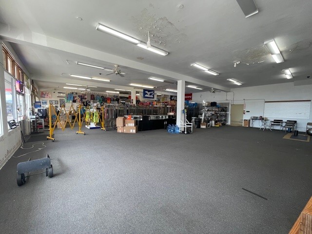 98-390 Kamehameha Hwy, Aiea, HI for rent - Building Photo - Image 3 of 9