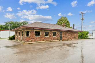 1-14 W Reynolds St, Pontiac, IL for rent Building Photo- Image 1 of 8